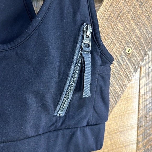 Gymshark Box Utility Bralette Size Medium - Picture 3 of 6